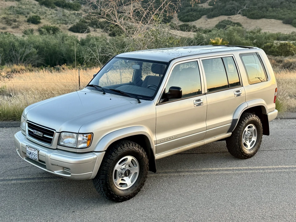 1998 Isuzu Trooper - Image 8 of 31