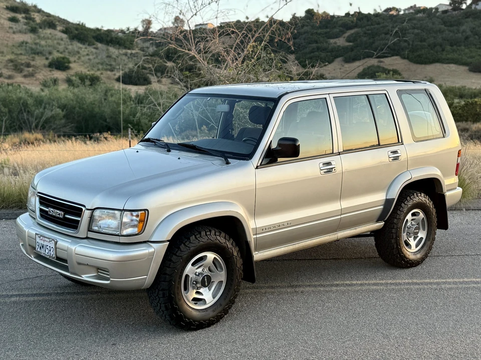 1998 Isuzu Trooper - Image 7 of 31