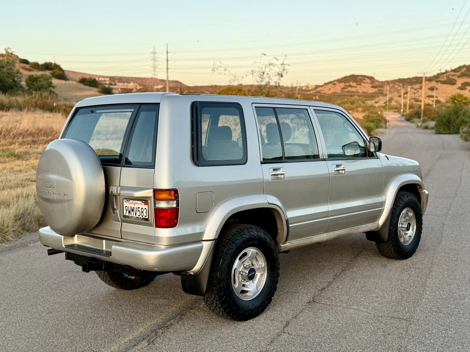 1998 Isuzu Trooper - Image 30 of 31