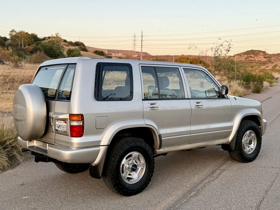 1998 Isuzu Trooper - Image 28 of 31