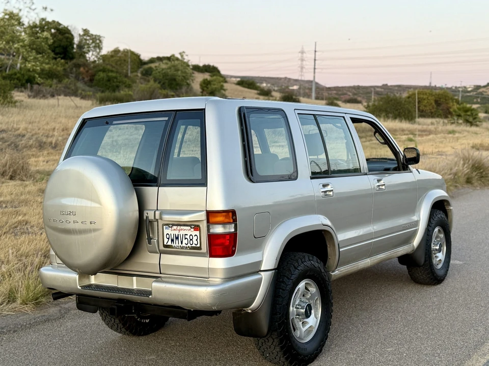 1998 Isuzu Trooper - Image 26 of 31