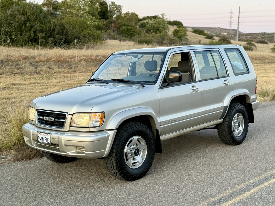 1998 Isuzu Trooper - Image 5 of 31