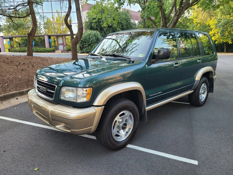 1998 Isuzu Trooper - Image 2 of 31