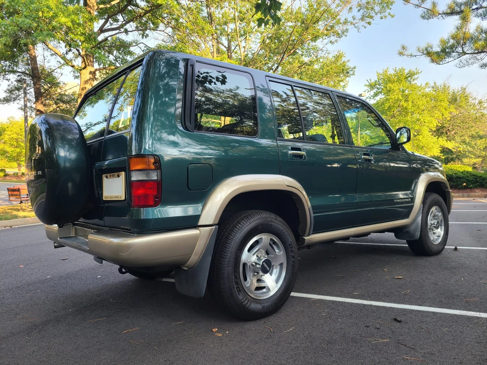 1998 Isuzu Trooper - Image 10 of 31
