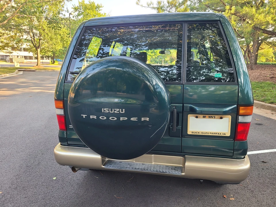 1998 Isuzu Trooper - Image 8 of 31