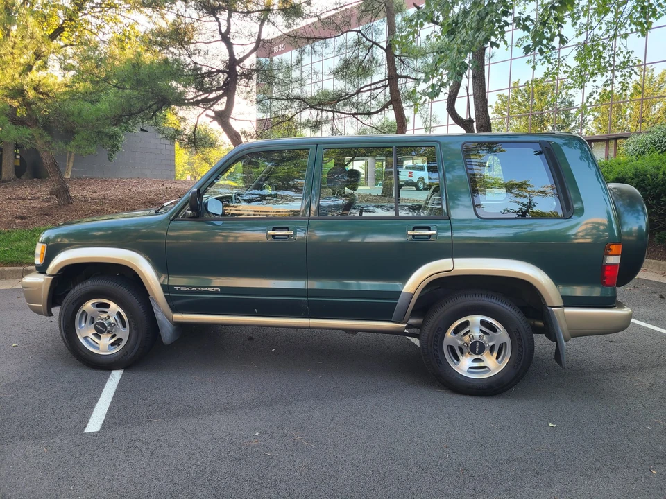 1998 Isuzu Trooper - Image 4 of 31