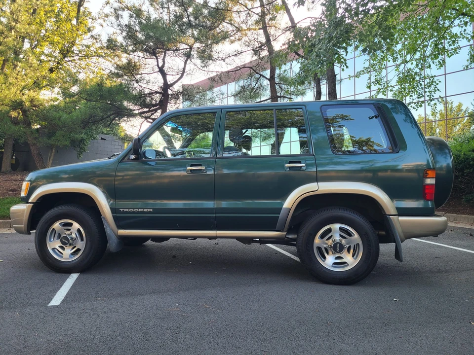 1998 Isuzu Trooper - Image 5 of 31