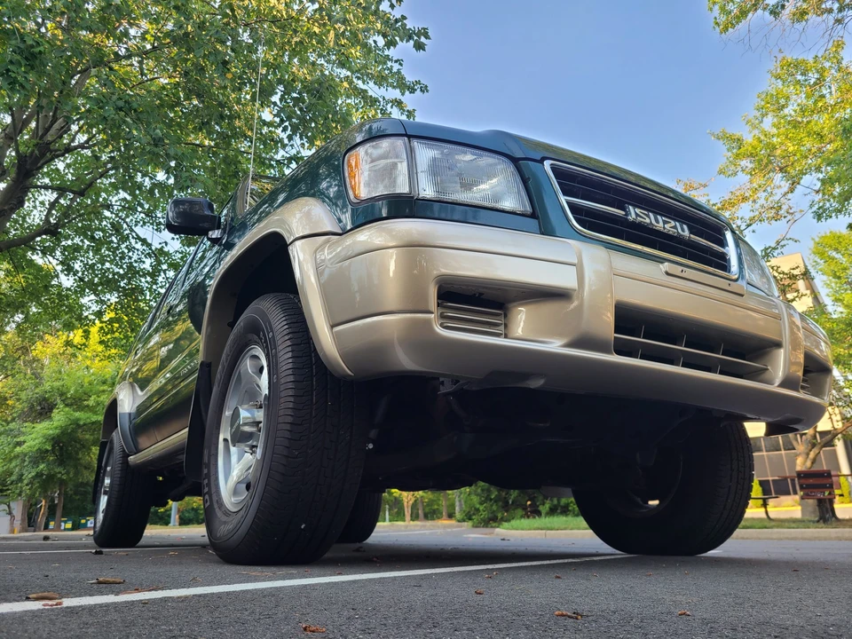 1998 Isuzu Trooper - Image 15 of 31
