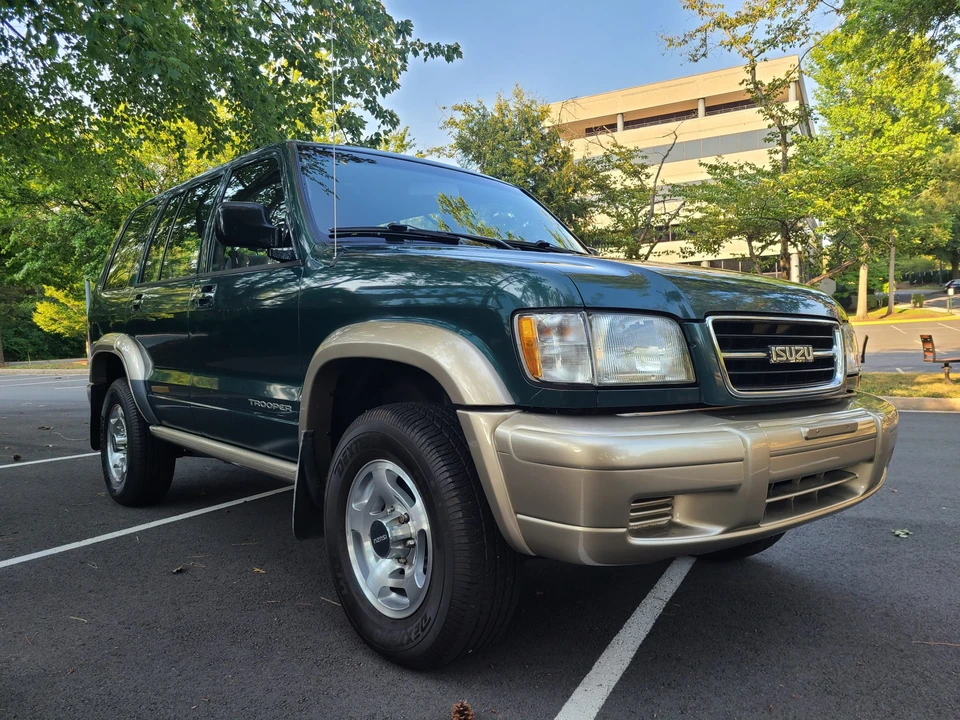 1998 Isuzu Trooper - Image 13 of 31
