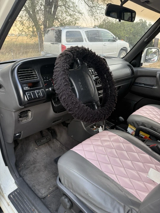1998 Isuzu Trooper - Image 4 of 16