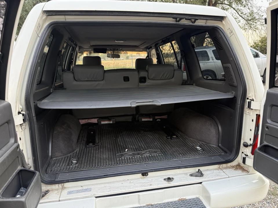 1998 Isuzu Trooper - Image 9 of 16