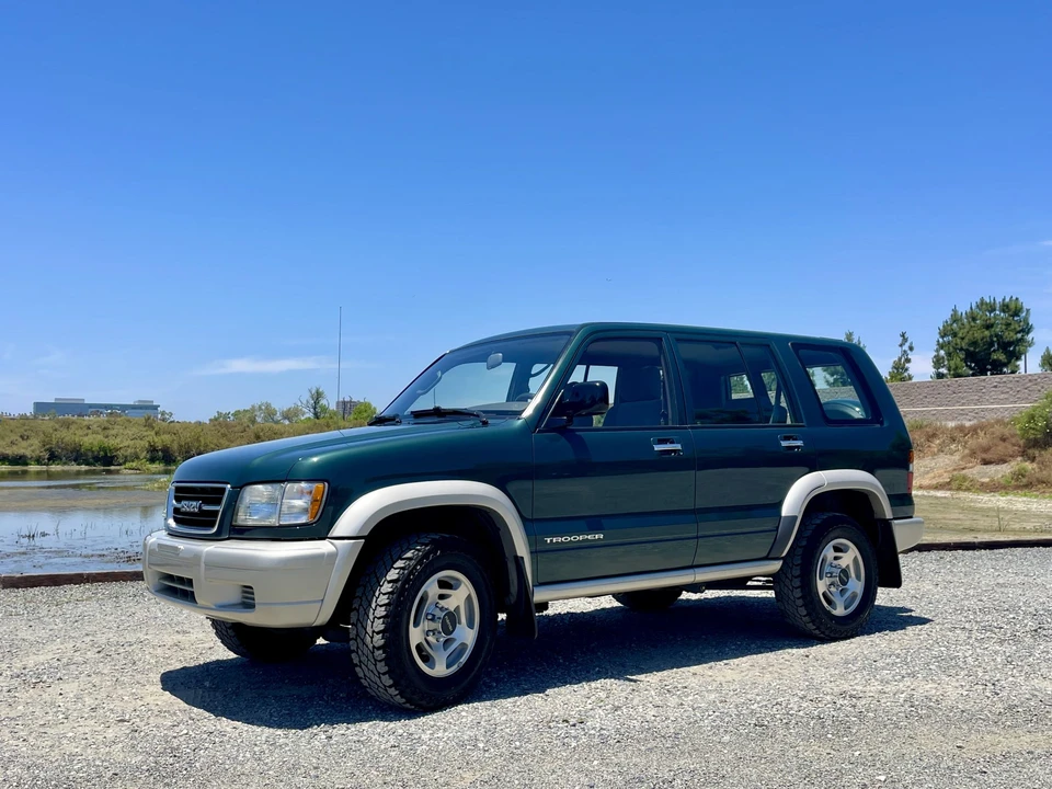 1998 Isuzu Trooper - Image 5 of 31