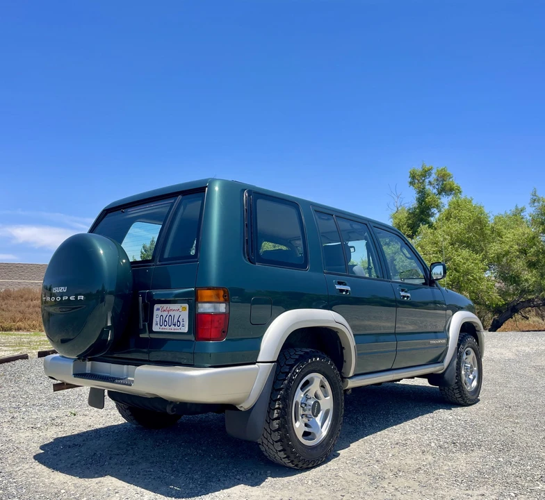 1998 Isuzu Trooper - Image 13 of 31