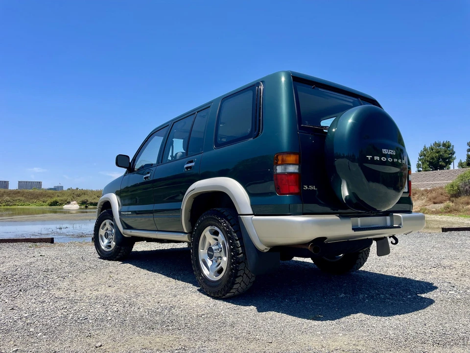 1998 Isuzu Trooper - Image 9 of 31