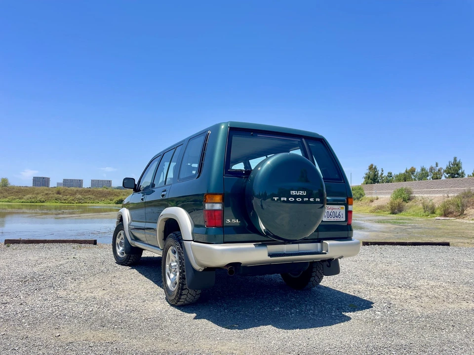 1998 Isuzu Trooper - Image 11 of 31