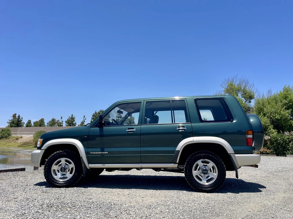 1998 Isuzu Trooper - Image 7 of 31