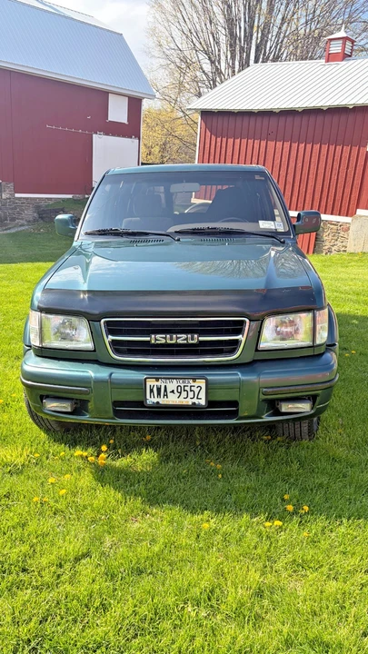 1998 Isuzu Trooper - Image 9 of 31
