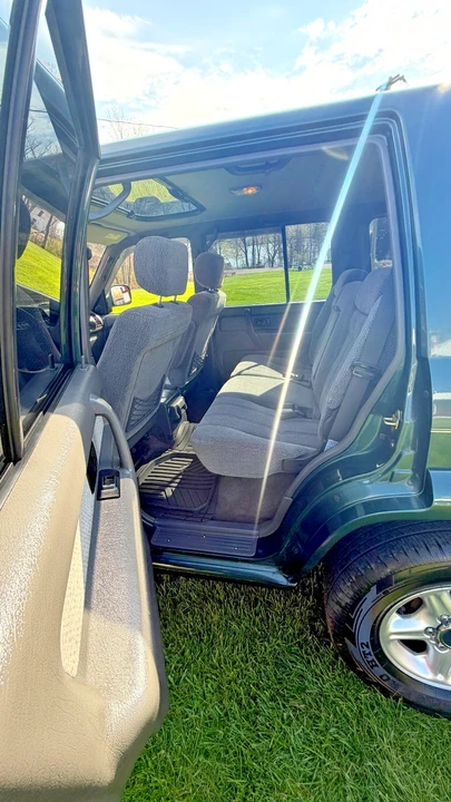 1998 Isuzu Trooper - Image 17 of 31