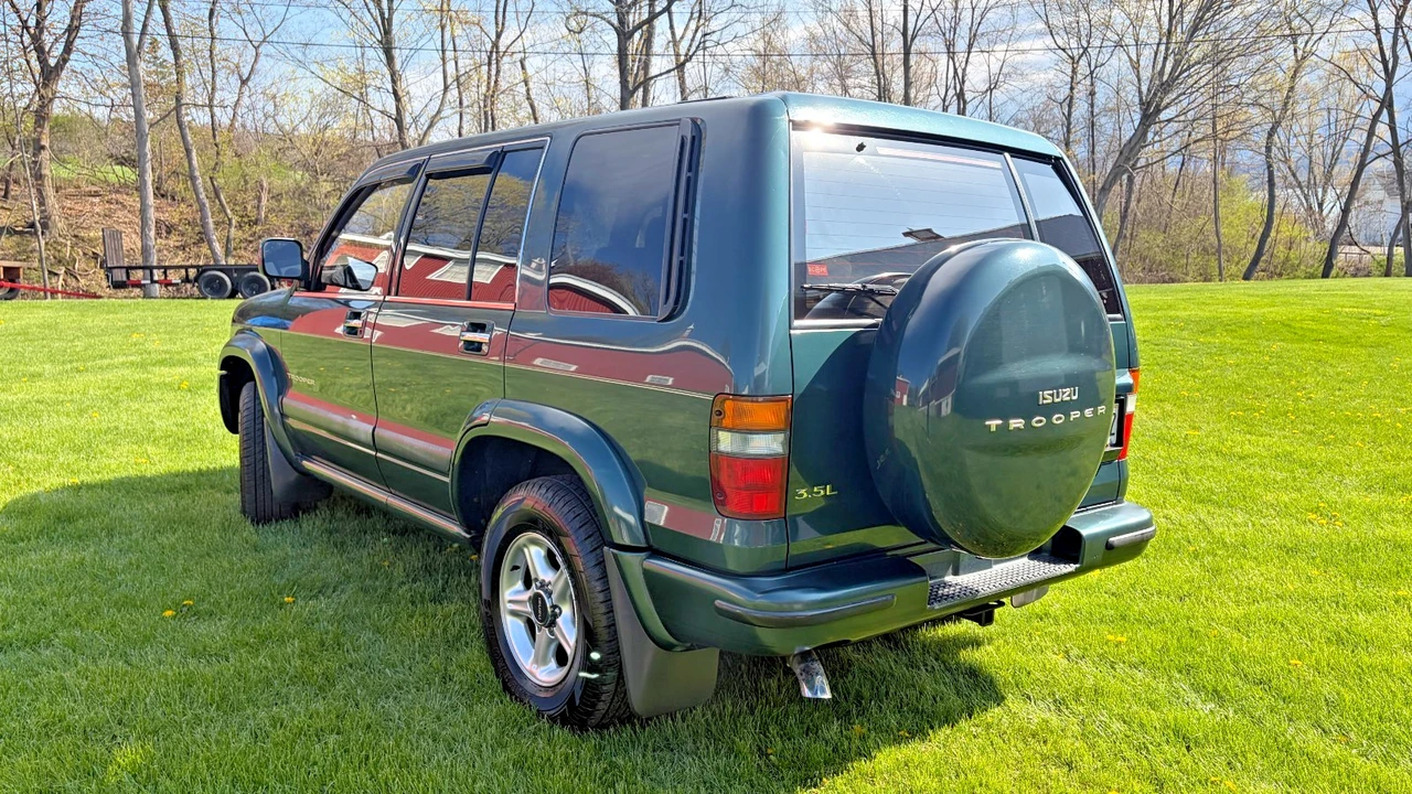 1998 Isuzu Trooper - Image 6 of 31
