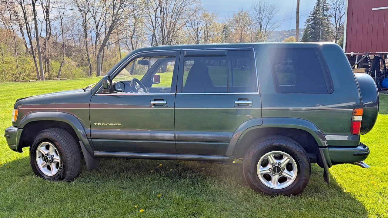 1998 Isuzu Trooper - Image 7 of 31