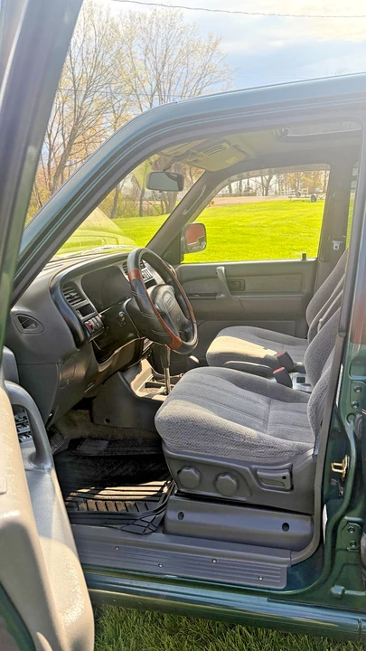 1998 Isuzu Trooper - Image 18 of 31