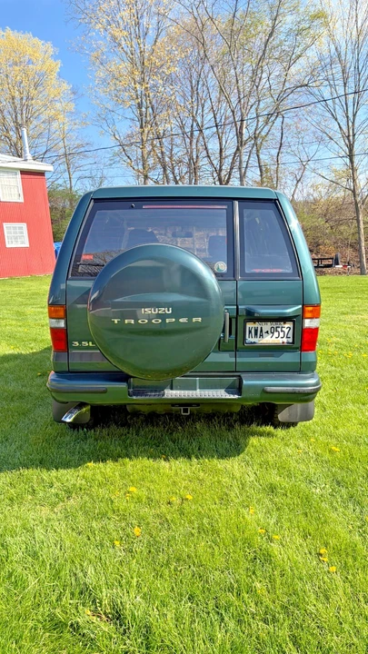 1998 Isuzu Trooper - Image 5 of 31