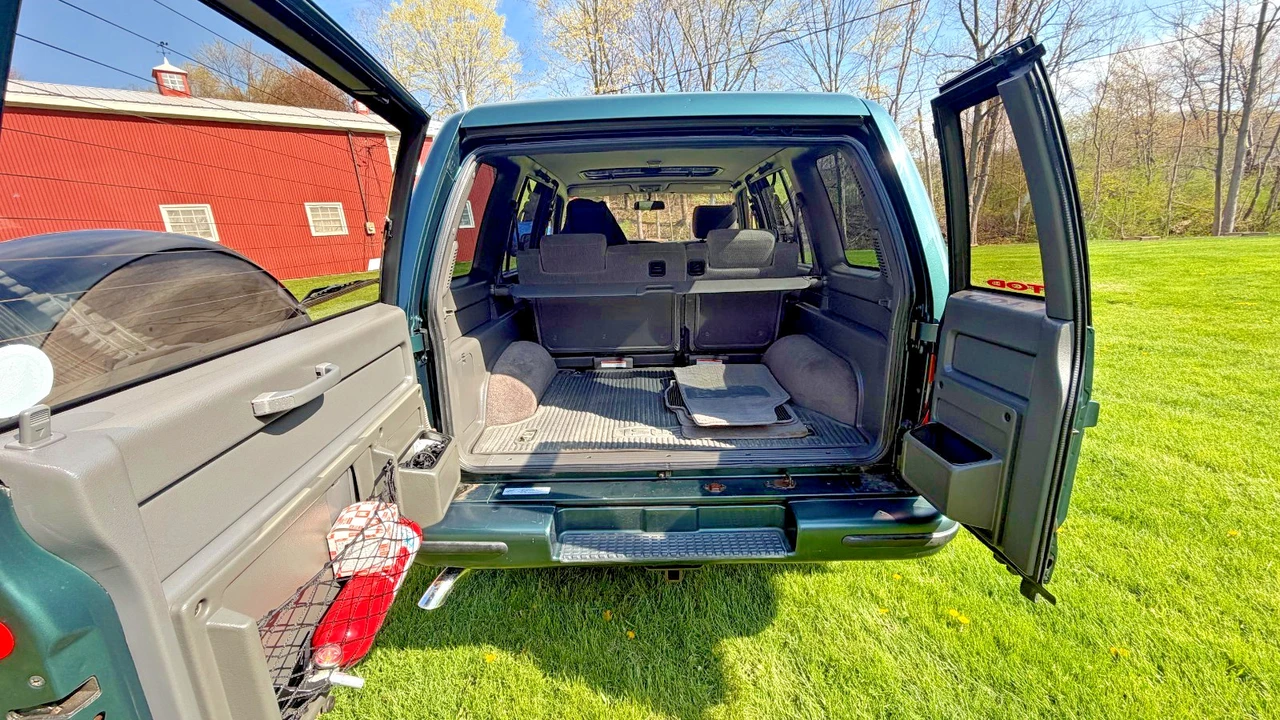 1998 Isuzu Trooper - Image 16 of 31