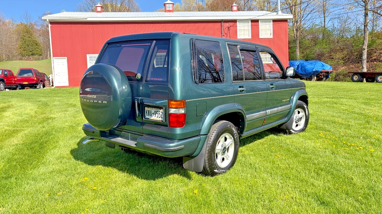 1998 Isuzu Trooper - Image 4 of 31
