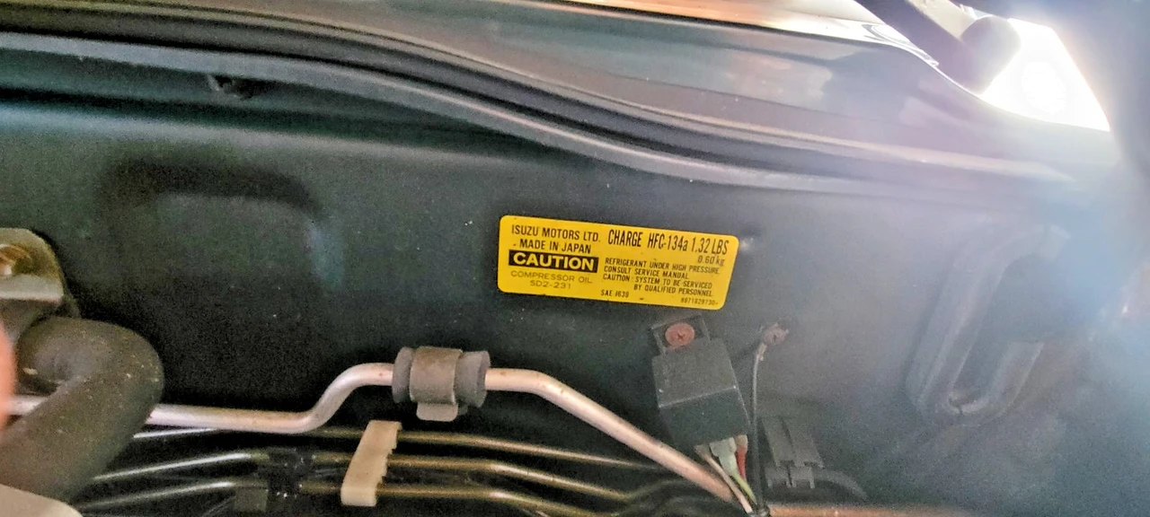 1998 Isuzu Trooper - Image 24 of 31