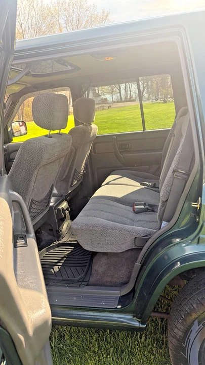 1998 Isuzu Trooper - Image 19 of 31