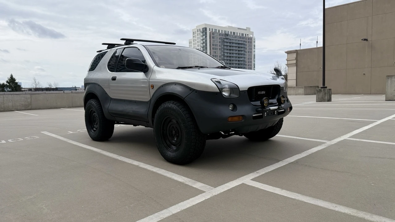 1998 Isuzu VehiCROSS - Image 12 of 21