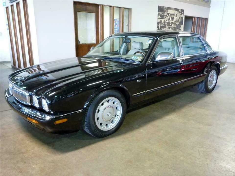 1998 Jaguar X308 XJ - Image 2 of 5
