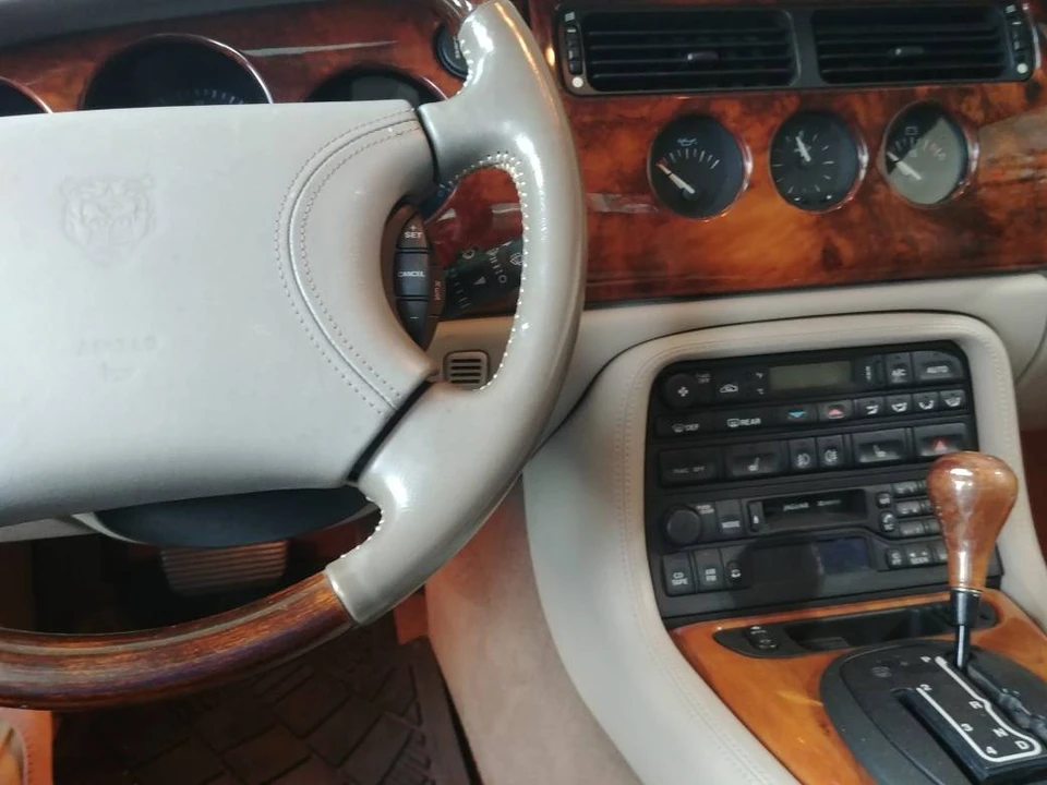 1998 Jaguar X100 XK8 - Image 7 of 11