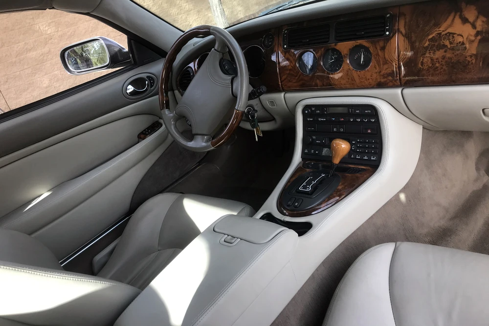 1998 Jaguar X100 XK8 - Image 4 of 5