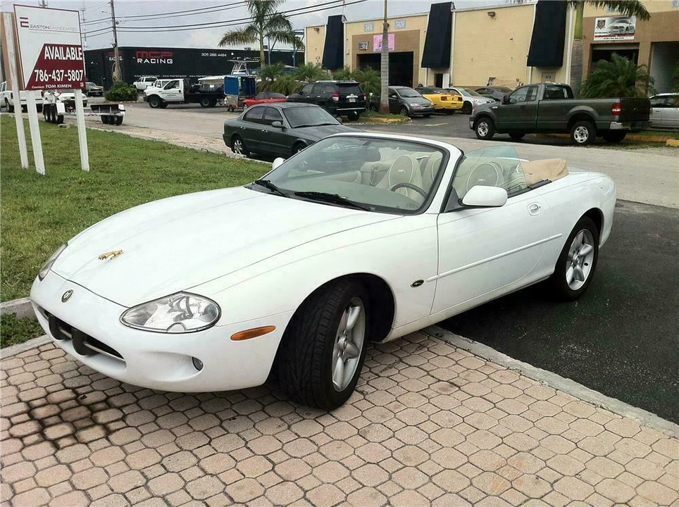 1998 Jaguar X100 XK8 - Image 2 of 5