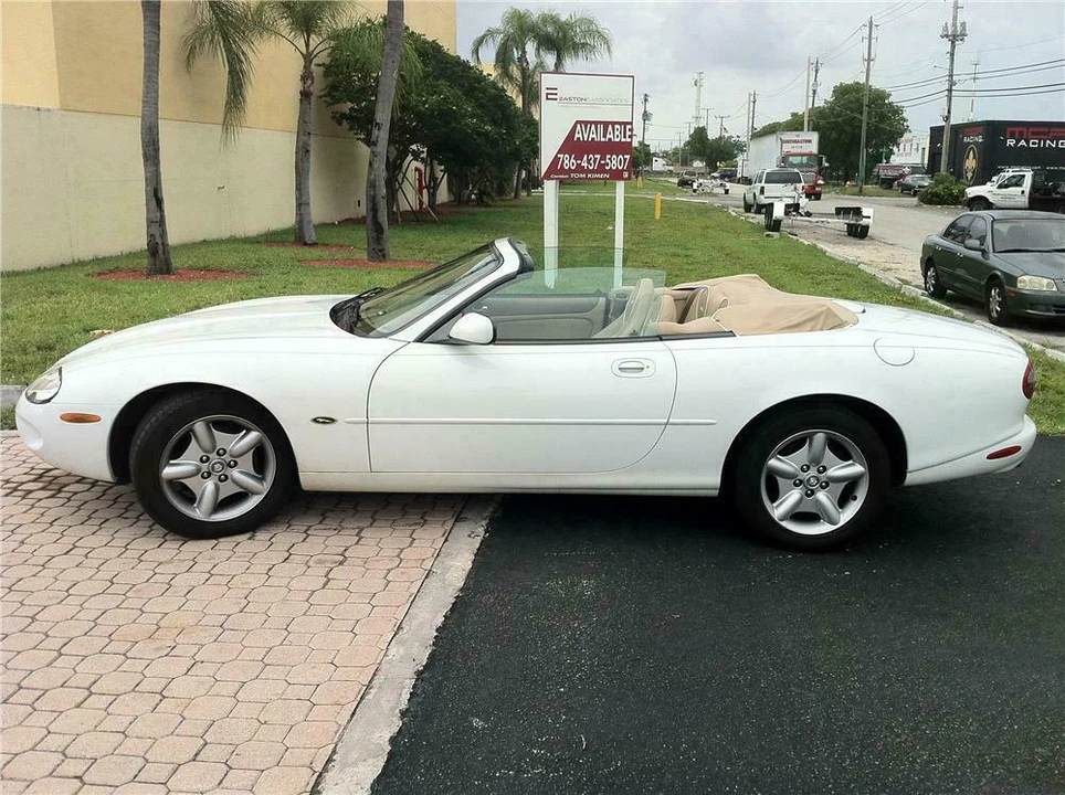 1998 Jaguar X100 XK8 - Image 5 of 5