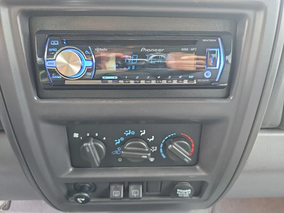 1998 Jeep XJ Cherokee - Image 9 of 12