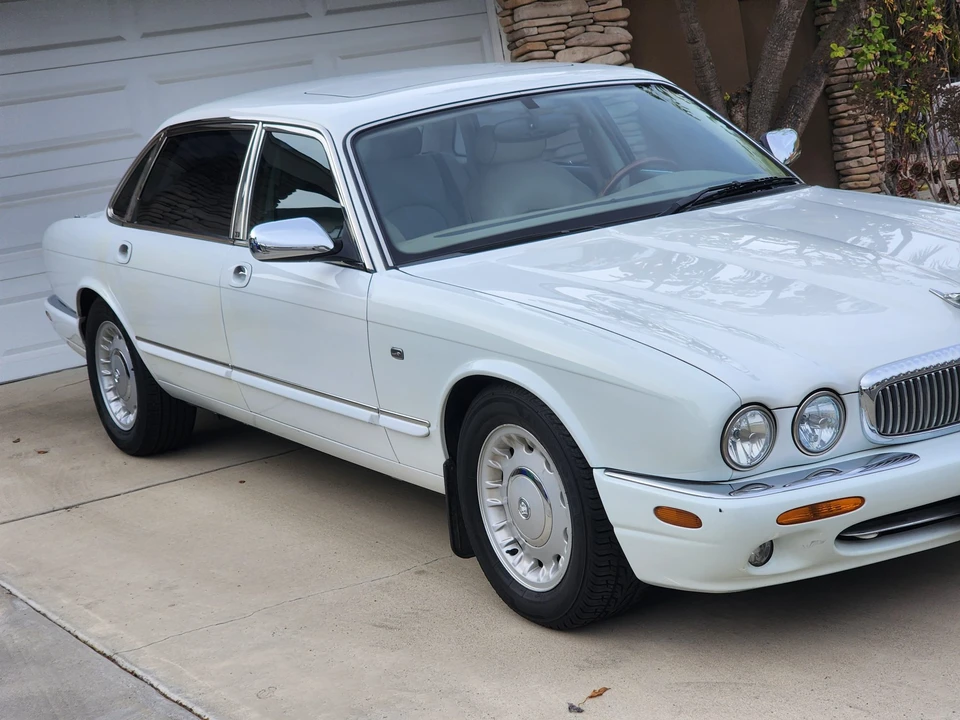 1998 Jaguar X308 XJ - Image 9 of 31
