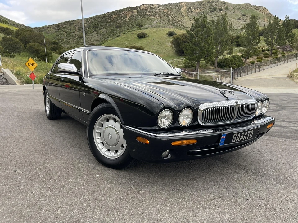 1998 Jaguar X308 XJ - Image 2 of 31