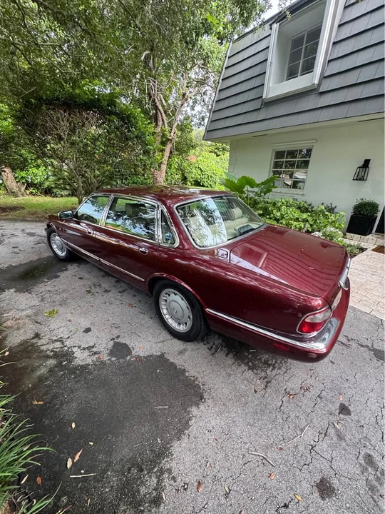 1998 Jaguar X308 XJ - Image 2 of 11