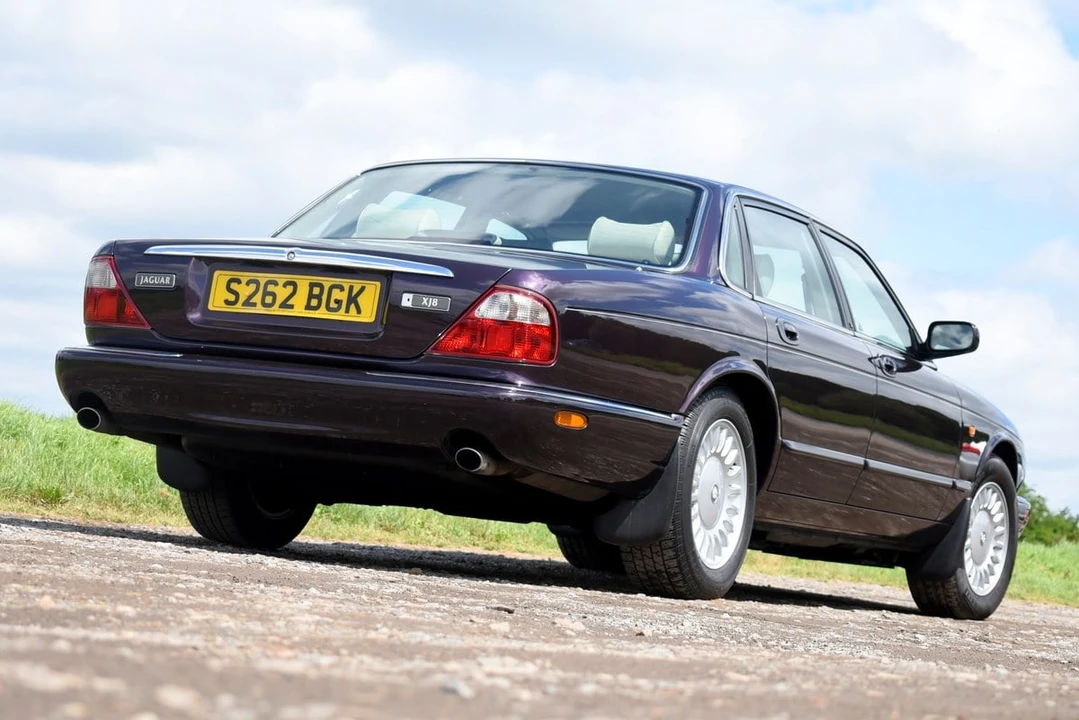 1998 Jaguar X308 XJ - Image 11 of 30