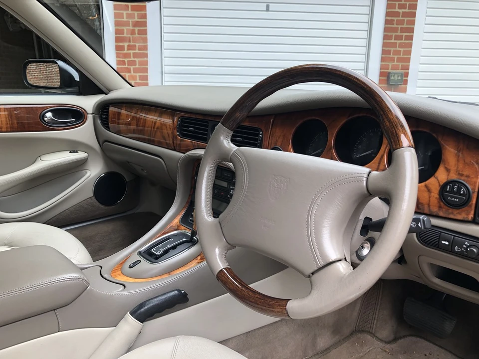1998 Jaguar X308 XJ - Image 10 of 30