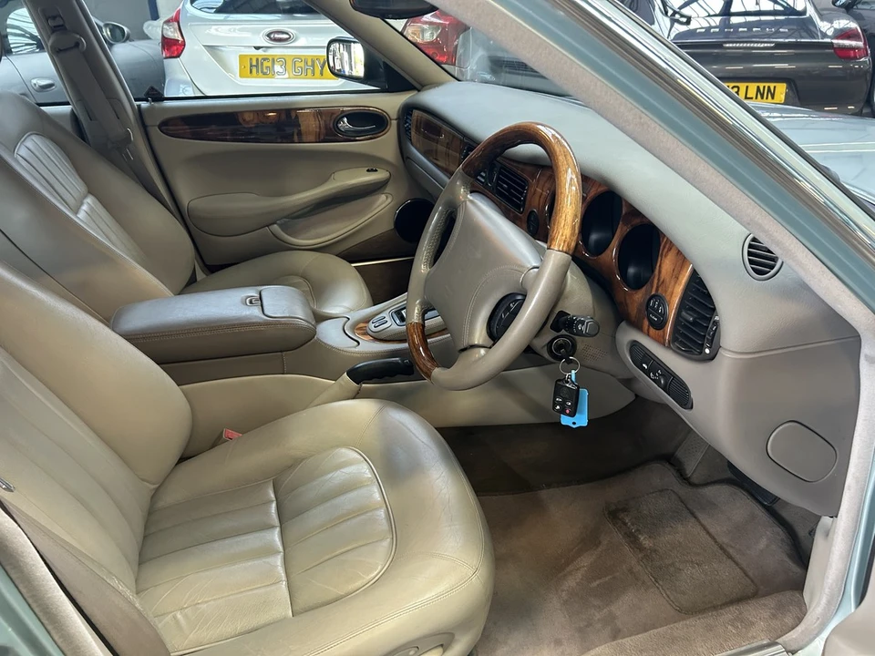 1998 Jaguar X308 XJ - Image 9 of 30