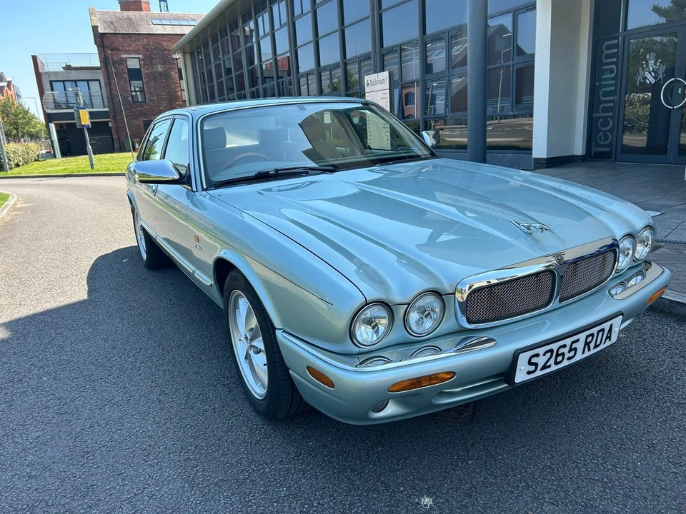 1998 Jaguar X308 XJ - Image 2 of 30