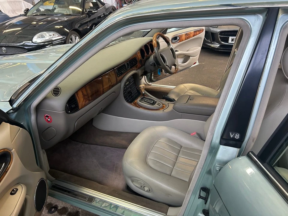 1998 Jaguar X308 XJ - Image 11 of 30