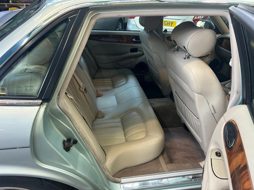 1998 Jaguar X308 XJ - Image 12 of 30