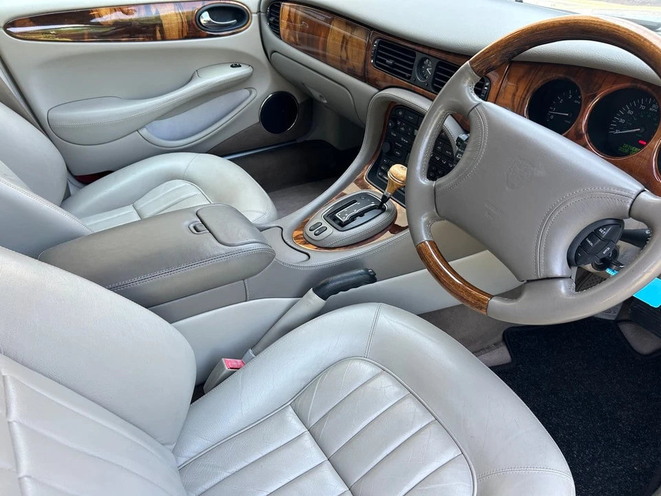 1998 Jaguar X308 XJ - Image 24 of 30