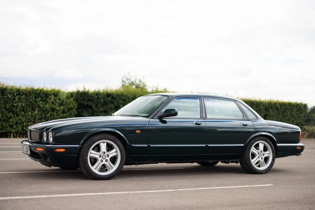 1998 Jaguar X308 XJR - Image 16 of 30