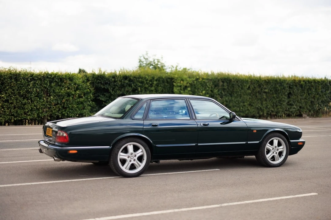 1998 Jaguar X308 XJR - Image 21 of 30