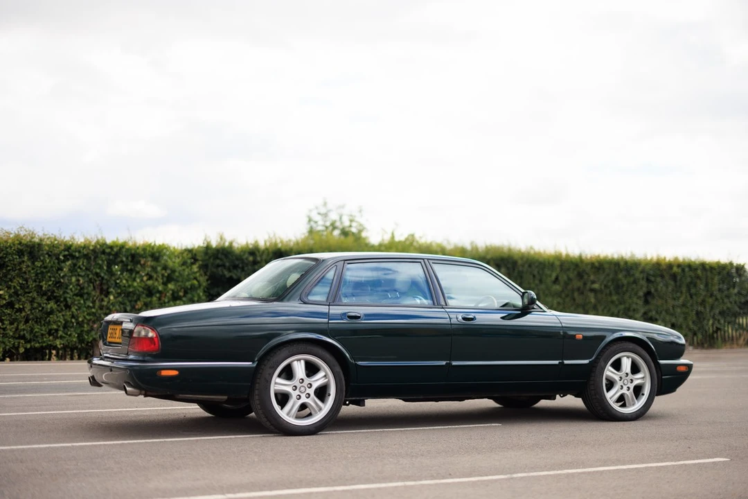 1998 Jaguar X308 XJR - Image 26 of 30